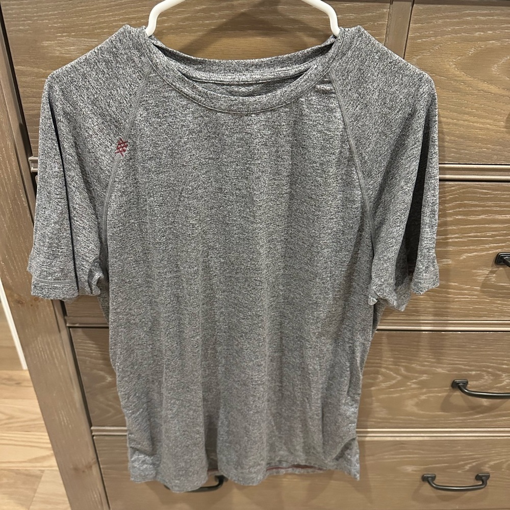 RHÔNE - Reign Short Sleeve Tee Men’s Medium Light Grey Heather